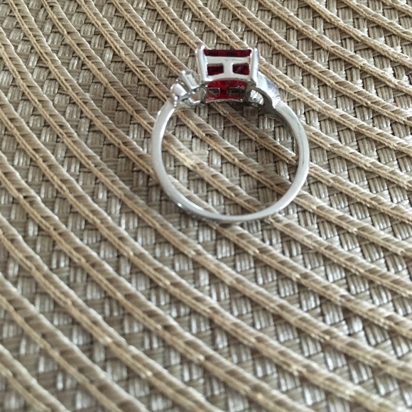 Ruby ring - Picture 3 of 4